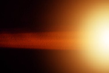 Arkaplan gradyanı siyah ve açık kırmızı, soyut arka plan örtüsü siyah, gece, karanlık, akşam, metin için boşluk, arkaplan dokusu için.