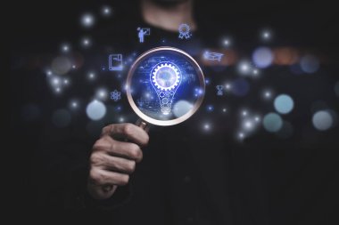 Düşünce; bilim adamı; liderlik; yapay zeka; strateji; çalışma; çözüm; planlama; rekabet; iş adamı; problem çözme; kazanma; fotoğraf; konseptler; yaratıcılık; kararlar; fikirler; yetenek; tutku; gelişme; insanlar;