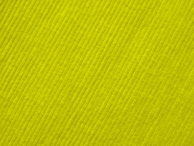 Çizgili çizgili parlak sarı bir kumaş. Çizgiler çok ince ve kumaşı da çok pürüzsüz.