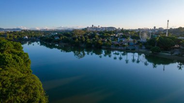 Minas Gerais, Belo Horizonte 'deki Lagoa da Pampulha' nın hava görüntüsü.