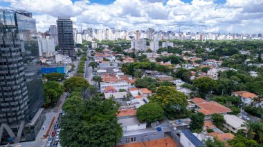 Brezilya, Sao Paulo 'daki Pinheiros mahallesindeki Avenida Reboucas' ın hava görüntüsü.