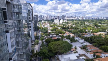 Brezilya, Sao Paulo 'daki Pinheiros mahallesindeki Avenida Reboucas' ın hava görüntüsü.