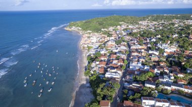Tibau do Sul, Rio Grande do Norte, Brezilya 'daki Pipa plajının hava manzarası.