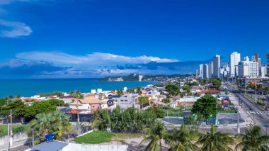 Natal, Rio Grande do Norte, Brezilya 'daki Morro do Careca plajının hava manzarası.