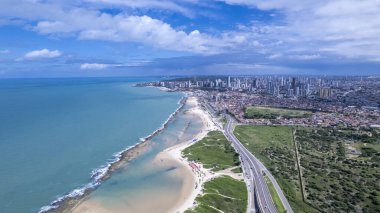 Newton Navarro Köprüsü 'nün Natal, Rio Grande do Norte, Brezilya' daki hava manzarası.