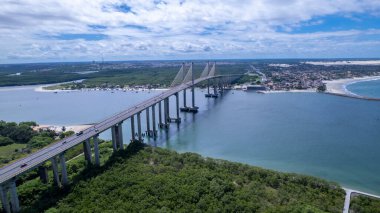 Newton Navarro Köprüsü 'nün Natal, Rio Grande do Norte, Brezilya' daki hava manzarası.