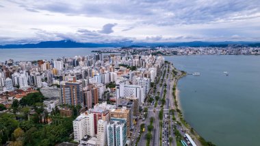 Florianopolis 'teki Avenida Beira Mar' ın havadan görünüşü, Santa Catarina, Brezilya.