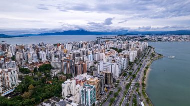 Florianopolis 'teki Avenida Beira Mar' ın havadan görünüşü, Santa Catarina, Brezilya.