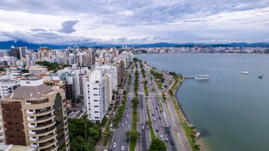 Florianopolis 'teki Avenida Beira Mar' ın havadan görünüşü, Santa Catarina, Brezilya.