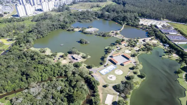 Mogi das Cruzes, Sao Paulo, Brezilya 'daki Japon Göçmenlik Cenaze Parkı.