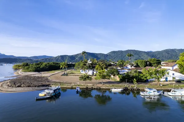Rio de Janeiro 'da çarpıcı bir sahil kasabası olan Paraty' nin manzaralı güzelliğini keşfedin..