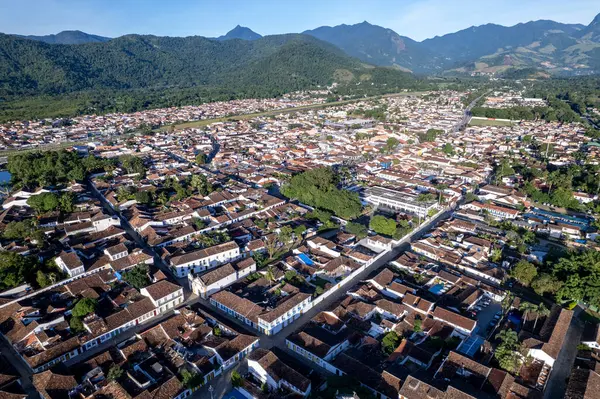 Paraty, Rio de Janeiro, Brezilya 'nın büyüleyici mimarisi ve çarpıcı manzarasıyla tarihi cazibesini ve manzarasını keşfedin..