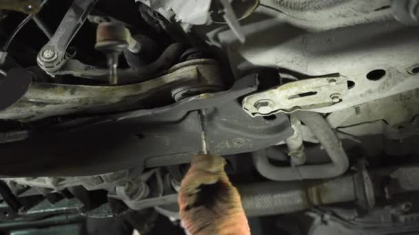 Reparação Mecânica Automóvel Velho Carro Usado Oficina Reparação Automóvel Close — Vídeo de Stock