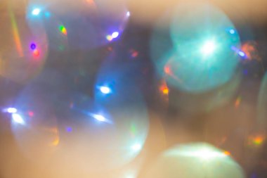 Daireler şeklinde renkli ışık sızıyor. Arkaplan örtüsü