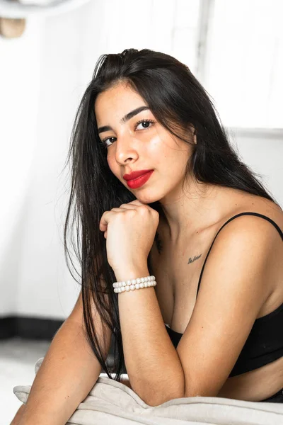 Portrait Beautiful Brunette Latina Teenager Posing Frontally Sitting Sofa Home — Stock Photo, Image