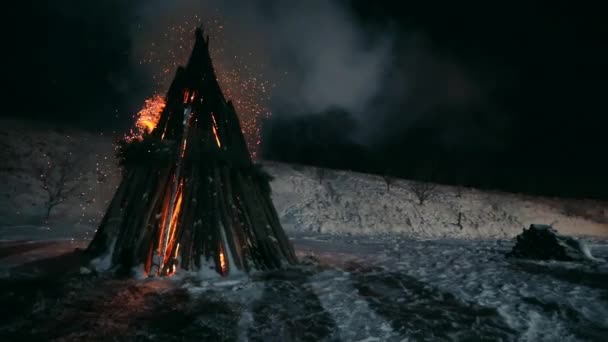 Φωτιά Φλόγες Της Φωτιάς Που Καίει Μέσα Στη Νύχτα Έννοια — Αρχείο Βίντεο