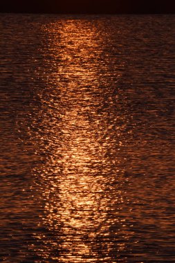  Acqua dorata, tramonto al Lago Trasimeno