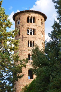 Pomposa Manastırı, ortaçağ sanat şaheseri.