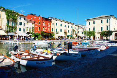 Lazise Gölü manzarası, Garda Gölü, İtalya