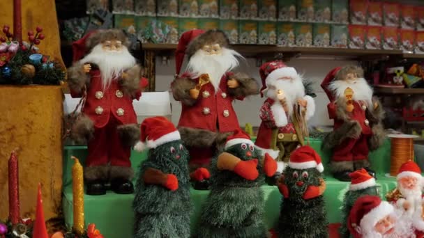 Jultomten Flyttar Leksaker Och Julgranar Nyår Dekoration Närbild Mässan — Stockvideo