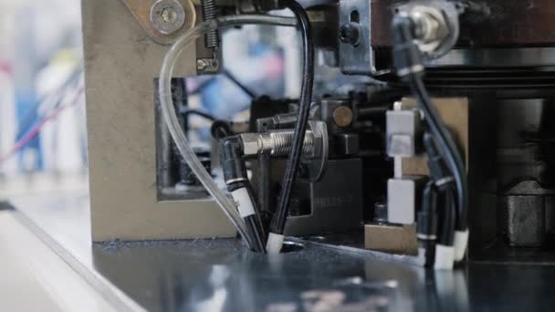 Close Van Een Deel Van Machine Katoen Sokken Productieproces Kledingfabriek — Stockvideo