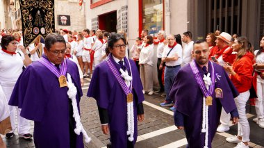         San Fermin geçidi. Pamplona Navarre. 7 Temmuz, 2023                       