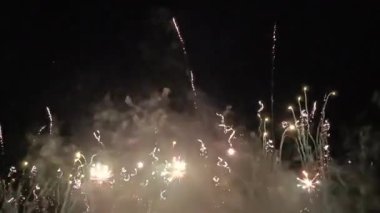 Pamplona, İspanya 'da havai fişekler. San Fermin Festivali, 12 Temmuz 2025.