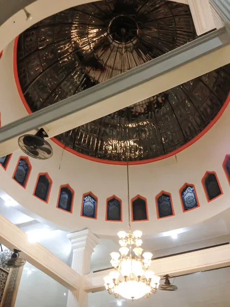 Vista Interior Mezquita Interior Mezquita Está Decorado Con Vidrio — Foto de Stock