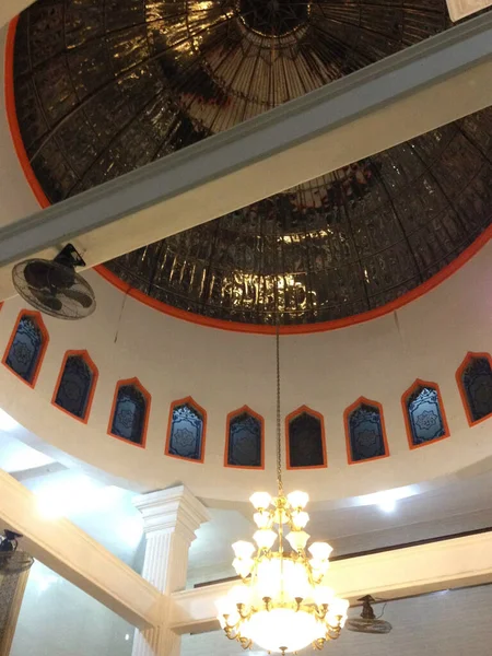 Vista Interior Mezquita Interior Mezquita Está Decorado Con Vidrio — Foto de Stock
