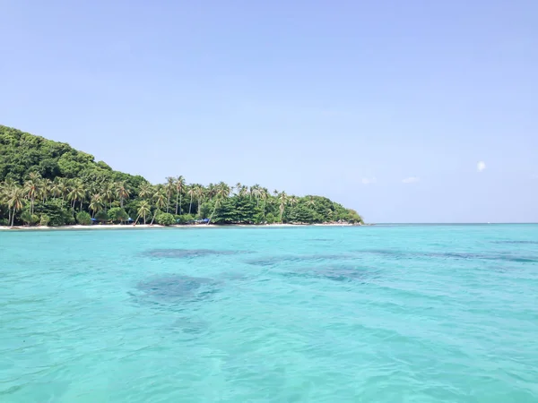 Bella Spiaggia Tropicale Sull Isola Karimunjawa Indonesia — Foto Stock