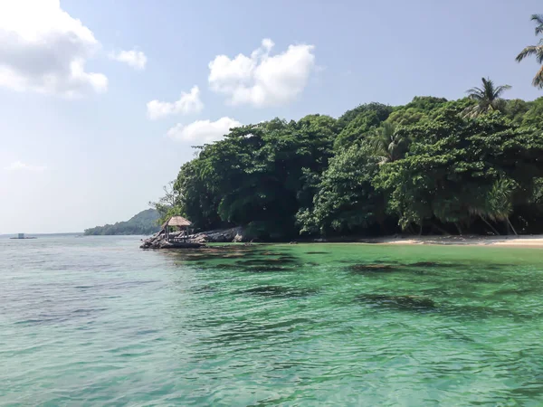 Όμορφο Τροπικό Νησί Στο Νησί Karimunjawa Ινδονησία — Φωτογραφία Αρχείου