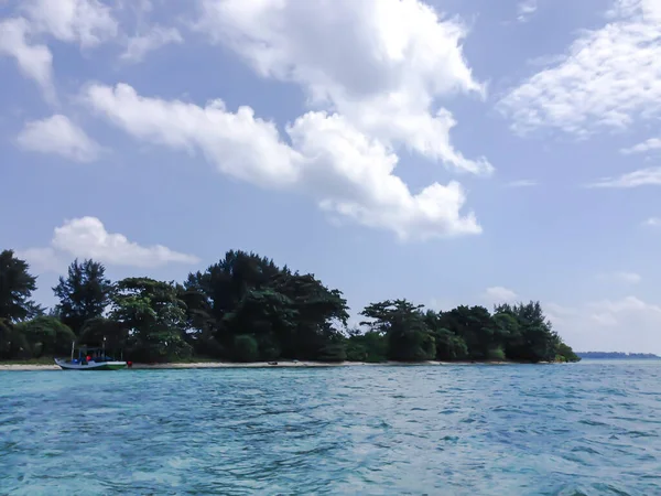 Beautiful Island Middle Sea Blue Sky — Stock Photo, Image