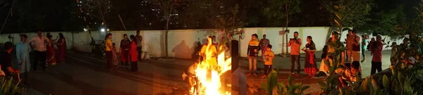 Personnes Non Identifiées Célébrant Festival Hindou Lohri Sur Holika Dahan — Photo