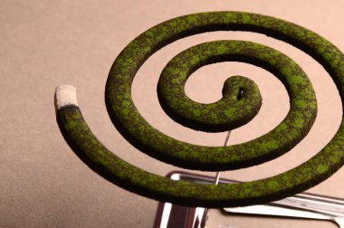 Sivrisinek bobini, sivrisinek kovucu tütsüdür. Genellikle spiral şeklinde olur. Sivrisinek önleyici. 