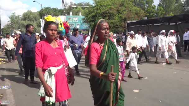 Indiens Marchant Dans Rue Vêtements Traditionnels — Video