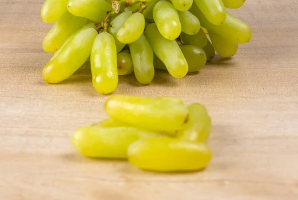 Fresh Green Grape Wooden Background — Stock Photo, Image