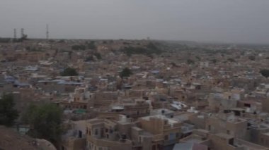 Asya şehrinde binaları olan şehrin havadan görünüşü