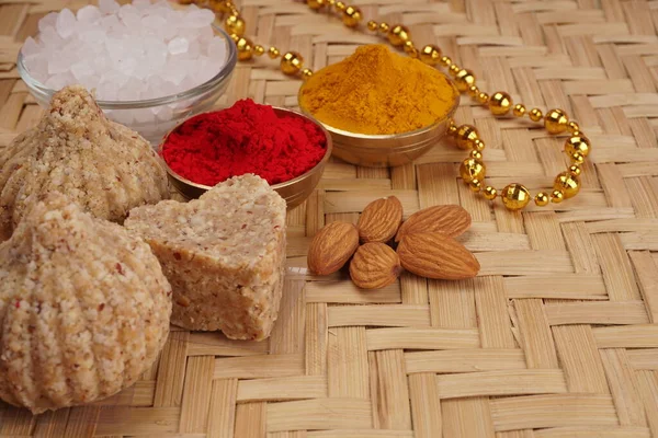 Csicseriborsólisztből Készült Sütik Indiai Fűszerekkel Mandulával Közelről — Stock Fotó