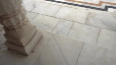 Jodhpur, Hindistan - 31 Ekim 2015: Yağmurlu havalarda Jaswant Thada Mausoleum 'un güzel manzarası