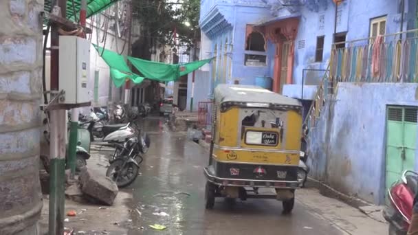Hindistan Kirli Caddesinde Çekçekçekli Bir Manzara — Stok video