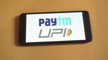 ekranda ankesörlü cep telefonu