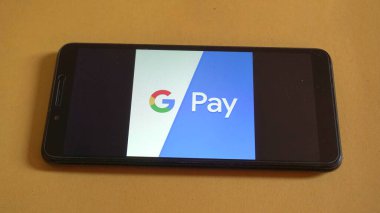 ekranda Gpay servisi olan cep telefonu