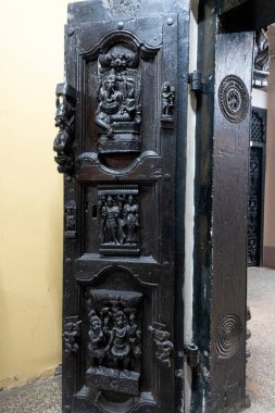 Hindistan 'da tarihi bir müzenin içinde.