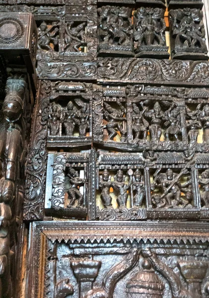 Старі Металеві Двері Декоративним Візерунком — стокове фото
