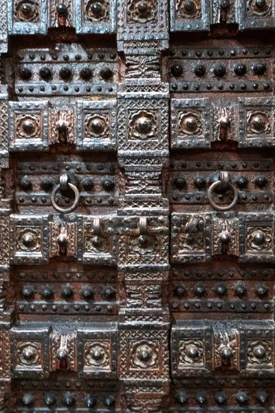 Vecchia Porta Metallo Con Motivo Decorativo — Foto Stock