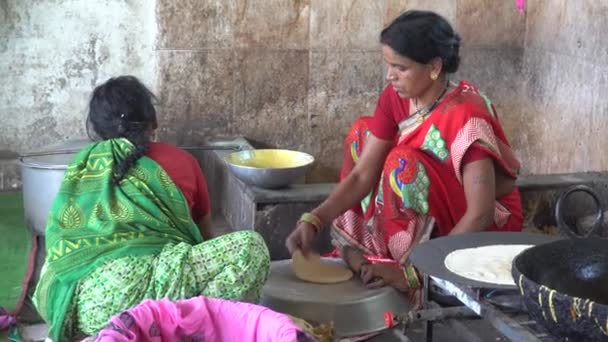 Rajastán India Grupo Mujeres Hindúes Cocinando Calle Para Una Celebración — Vídeos de Stock