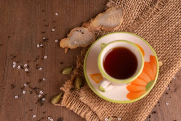Индийский Чай Масала Чашке Специями Деревянном Фоне — стоковое фото