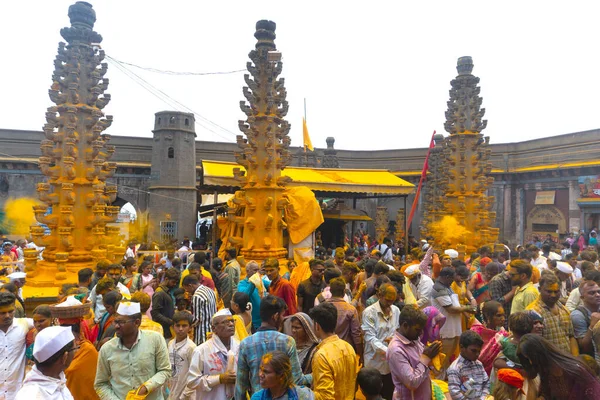 Jejuri Maharashtra Hindistan Nisan 2023 Hindu Dindarlar Yeni Gününde Zerdeçal — Stok fotoğraf