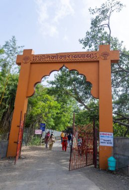 Şehirdeki Hint tapınağının girişi.