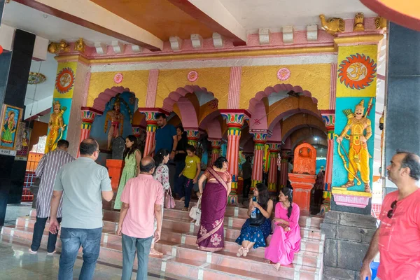 Persone Che Visitano Tempio Buddista India — Foto Stock